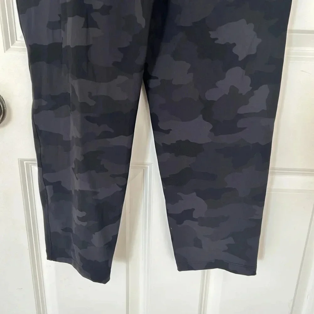 Lululemon Keep Moving Pant size black 4 High-Rise Incognito Camo Athletic